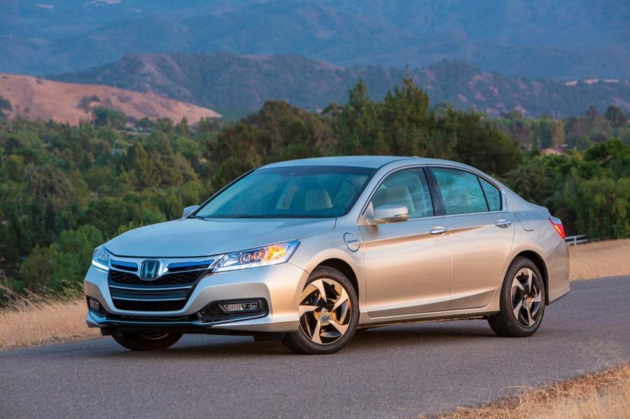  Honda Accord Plug-In Hybrid 2014 года  (фото 54 из 109)
